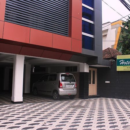 Hotel Sukhvas Thiruvananthapuram Dış mekan fotoğraf