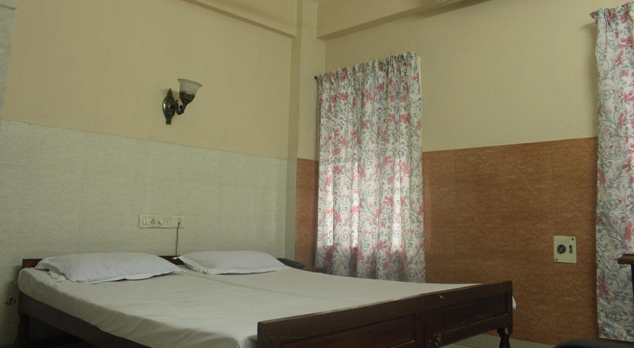 Hotel Sukhvas Thiruvananthapuram Dış mekan fotoğraf