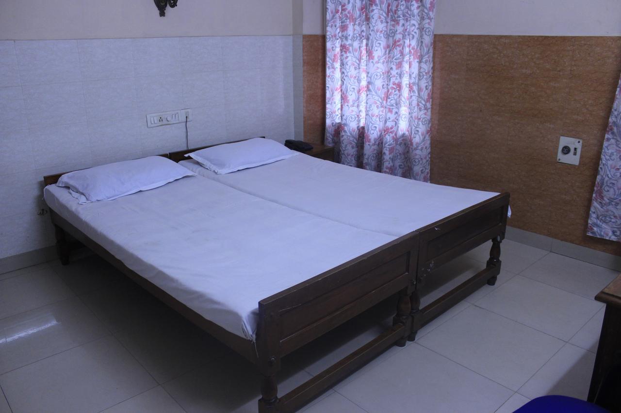 Hotel Sukhvas Thiruvananthapuram Dış mekan fotoğraf