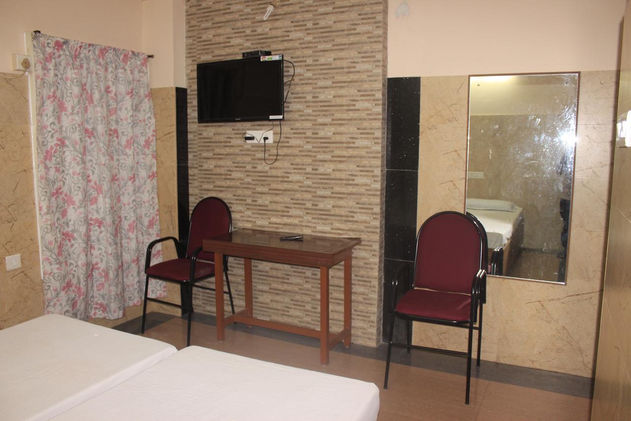 Hotel Sukhvas Thiruvananthapuram Dış mekan fotoğraf